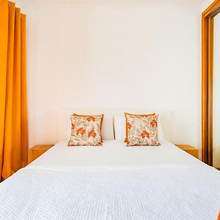 Santo Amaro Beach Family Stays Oeiras Bagian luar foto