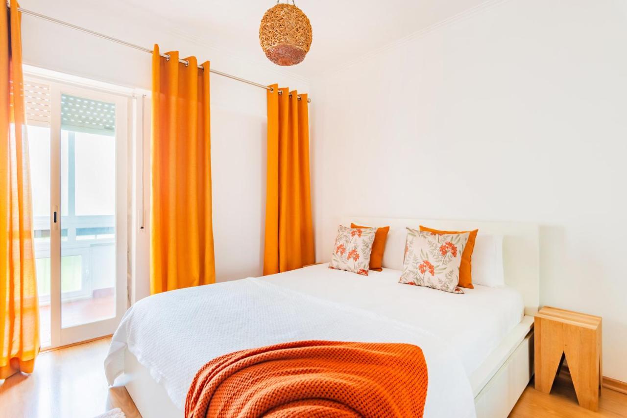 Santo Amaro Beach Family Stays Oeiras Bagian luar foto