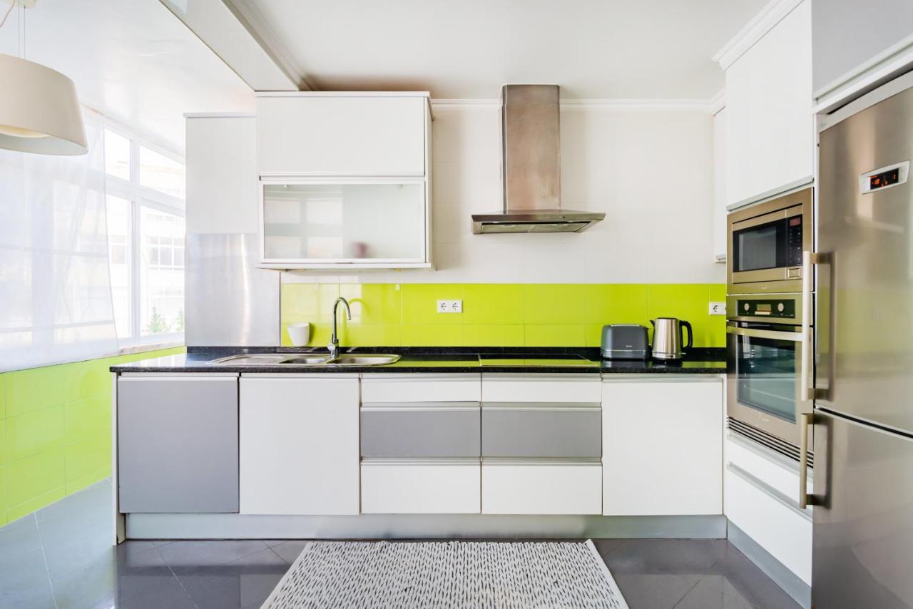 Santo Amaro Beach Family Stays Oeiras Bagian luar foto