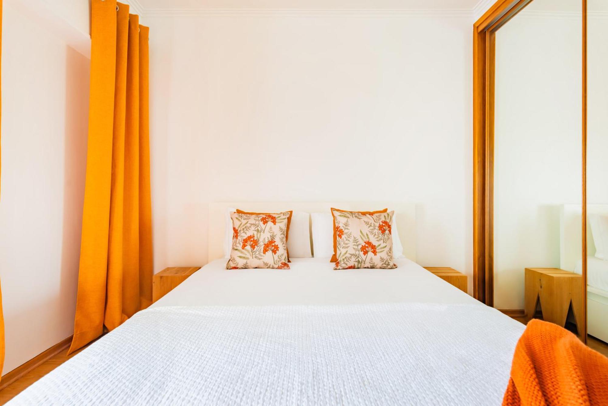 Santo Amaro Beach Family Stays Oeiras Bagian luar foto