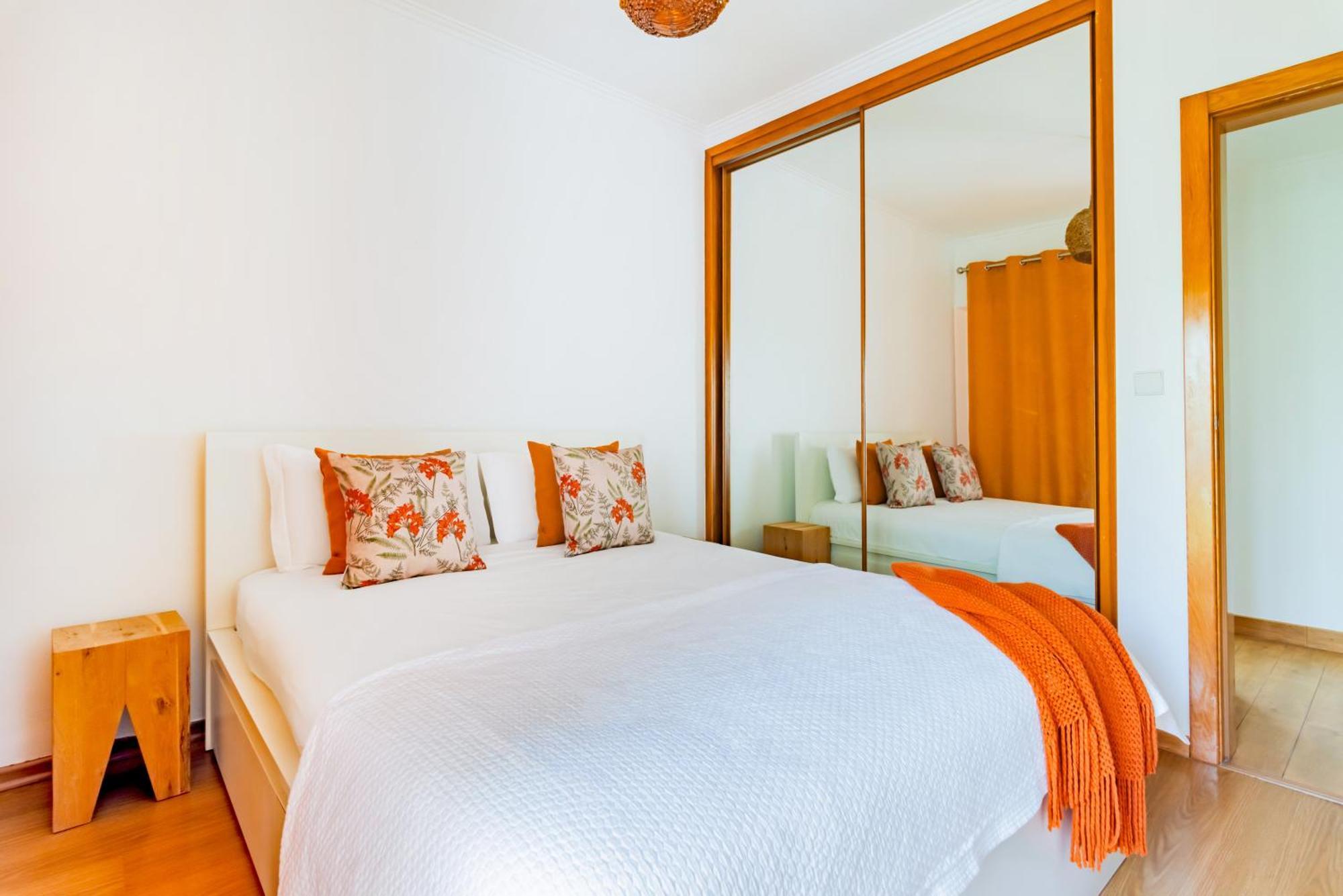 Santo Amaro Beach Family Stays Oeiras Bagian luar foto
